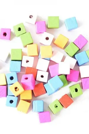 50 perles cubes en bois vernis - 14 mm Top Vente