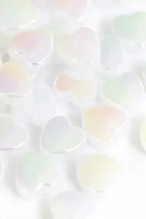 50 perles en plastique - cœurs nacrés - 8 mm Vente Flash