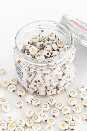 Pot perles lettres – Blanches Bon Plan