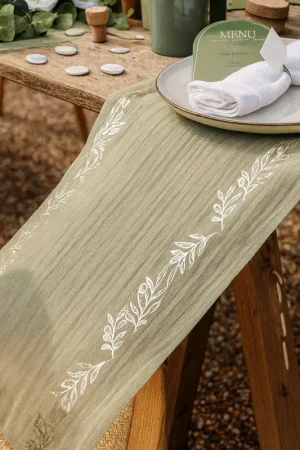 Chemin de Table Guirlandes d'Olivier Mousseline Sauge et Or Vente Flash