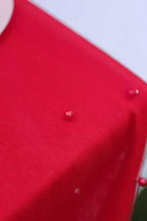 Chemin de Table Organza et Perles Rouge 28cmx5m Nouvelle Collection