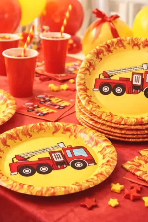 10 assiettes en carton theme Pompier 23cm Commande En Gros