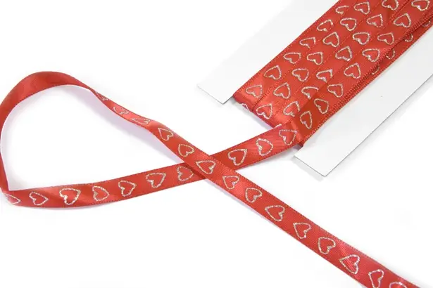 Prix Cassé Ruban satin Rouge avec coeur pailleté