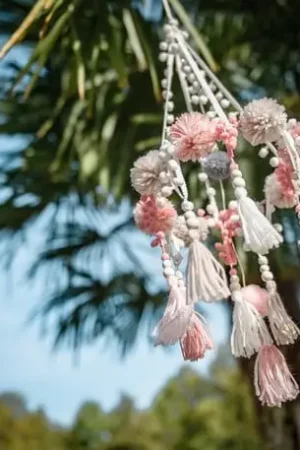 Prix Réduit Suspension mariage pompons Rose Gris Blanc