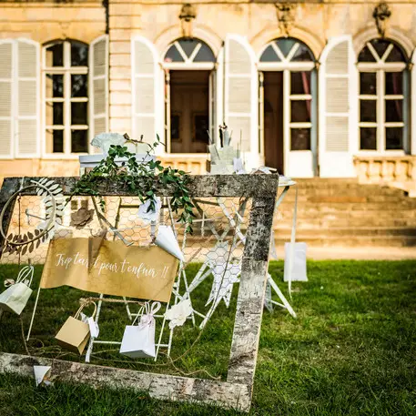 Grand cadre mariage grillage ecorce de bois Prix Cassé
