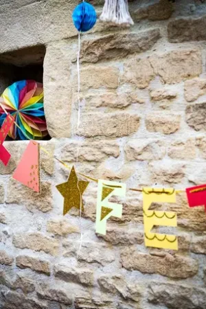 Guirlande decoration c'est la fete Multicolore Super Prix
