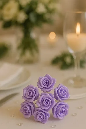 Promotion Saisonnière Mini rose mariage en satin Parme x 48 pièces