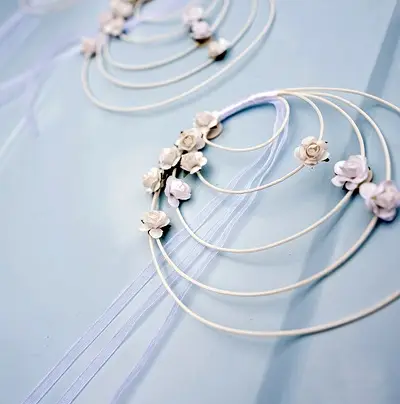 Prix Choc Couronne avec rose blanche Blanc Deco Voiture Mariage