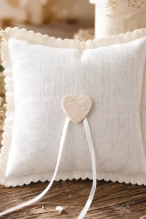 Réduction Coussin d'alliance en coton avec coeur blanc