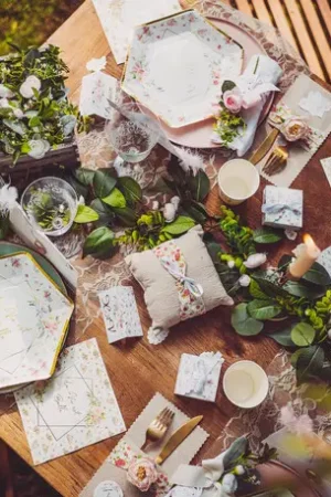 Petit Prix Guirlande de pivoine blanche laurier et eucalyptus