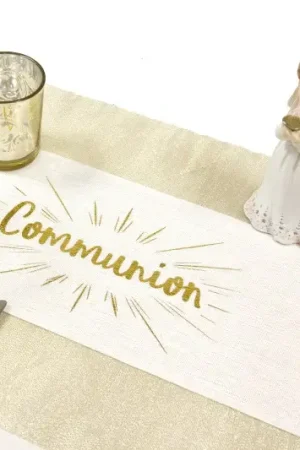 Sur chemin de table Communion Or Bon Plan