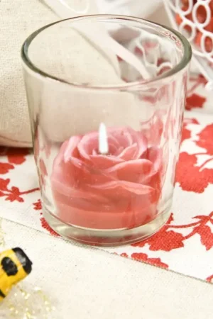 Offre Spéciale Bougeoir avec bougie forme rose Rouge