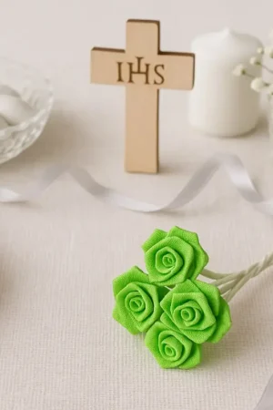Mini rose mariage en satin Vert anis x 48 pièces Expédition Rapide