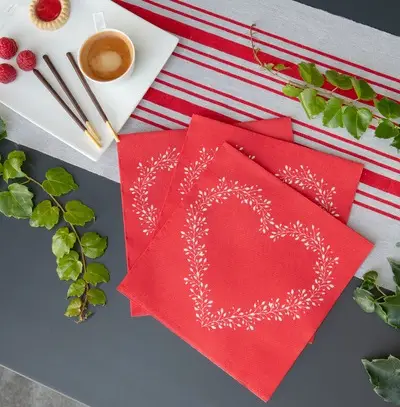 Offre Limitée Serviette en papier Airlaid Liseré Coeur Rouge