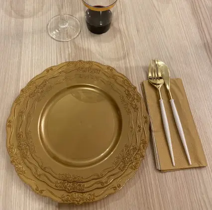 Promotion Lot de 30 Assiettes plastique réutilisables Manhattan Or