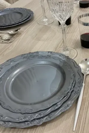 Lot de 30 Assiettes plastique réutilisables Manhattan Grises Seulement Aujourd'hui