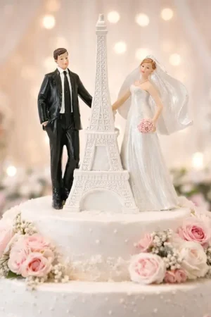 Couple de mariés Avec Tour Eiffel Must-Have