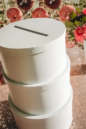Lot de 3 Urnes carton rondes blanches emboitables Remise