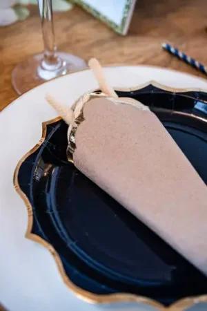8 Assiettes en carton Bleu Marine Liseré Or Vente Directe