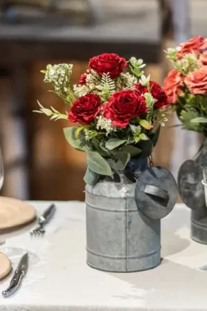 Bouquet de 6 roses rouge avec feuillage Vente Flash