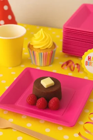 Assiette carrée plastique Fuchsia réutilisable 18 cm x 12 pièces Produit De Marque