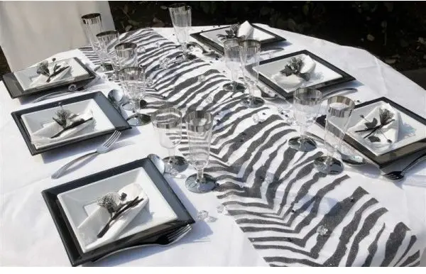 Achat Immédiat Chemin de table Zebré noir