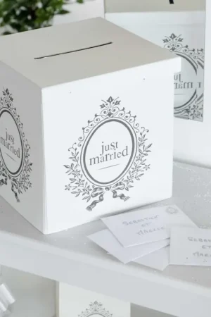 Urne mariage Just Married Blanc Commander Maintenant