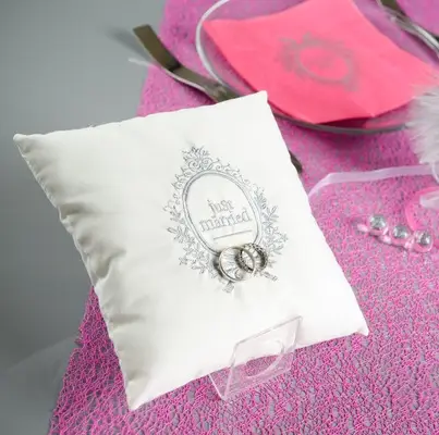 Coussin porte alliance Just Married Affaire À Saisir
