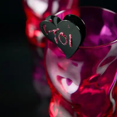 Coeur métal sur pince Noir x4 Populaire