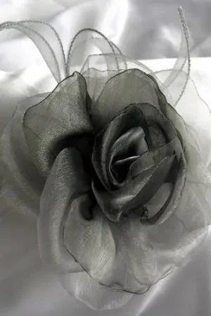 Guirlande de rose en Organza Argent Retour Gratuit