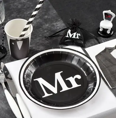 Assiette en carton Mr 23cm x 10 pièces Achetez Aujourd'hui