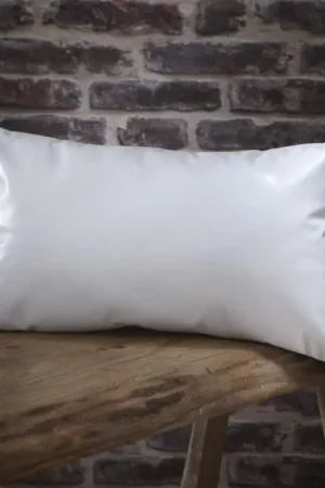 Coussin deco imitation Cuir Blanc 30x50cm Seulement Aujourd'hui