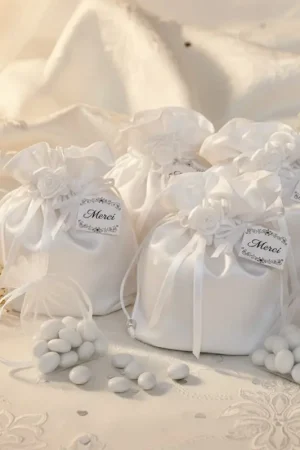 Bourse à dragées en satin BlancX 4 Bon Plan