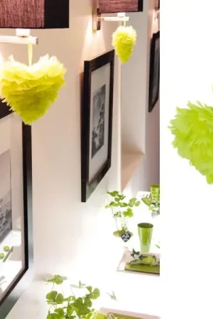 Petit Coeur en plume Vert anis 12cm Super Prix