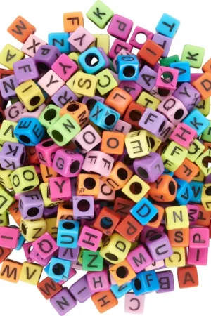 Achetez Aujourd'hui Perles lettres carrées VBS « Multicolore », carré