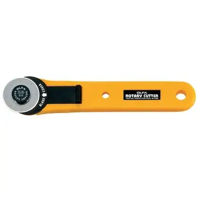 Cutter ambidextre à lame rotative 28 mm. - Olfa Quantité Limitée