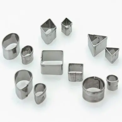 Marque Set de 12 mini emporte-pièces métalliques - DTM