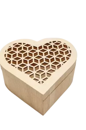 Boîte Cœur Ciselé en Bois – 15 cm Dernier Modèle